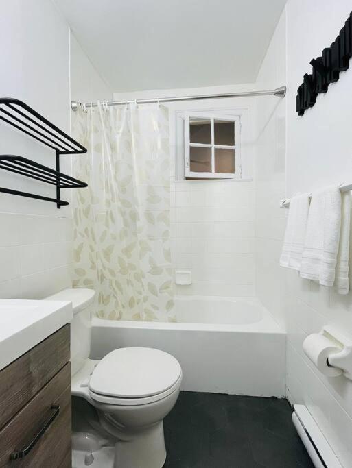 Charming 3br Getaway, Free Parking & Near Metro Apartamento