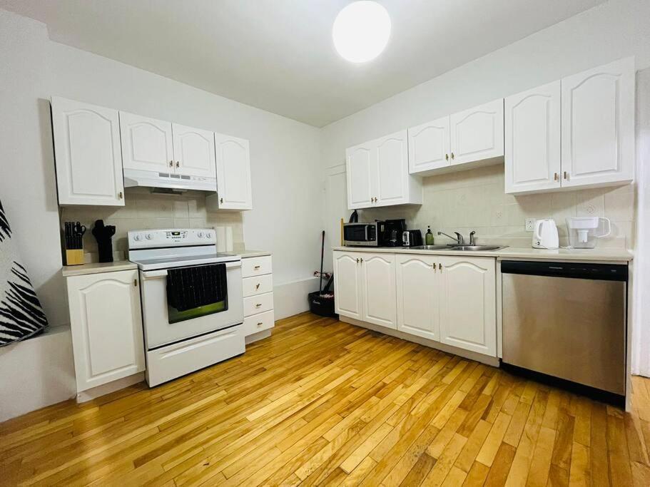 Charming 3br Getaway, Free Parking & Near Metro Apartamento